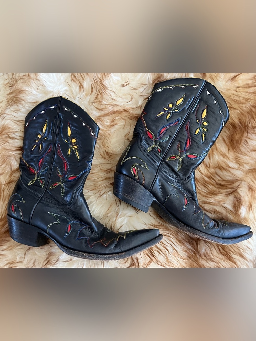 Women’s Black Vintage Embroidered Cowgirl Boots - Classic Western Style